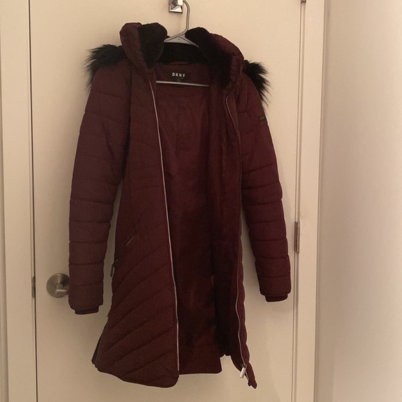 Burgandy winter coat with hood - Picture 2 of 2